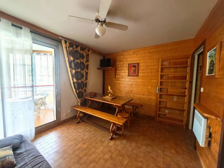 Canet-en-Roussillon T2 Beachfront with Parking - Perfect for 4 — photo 4