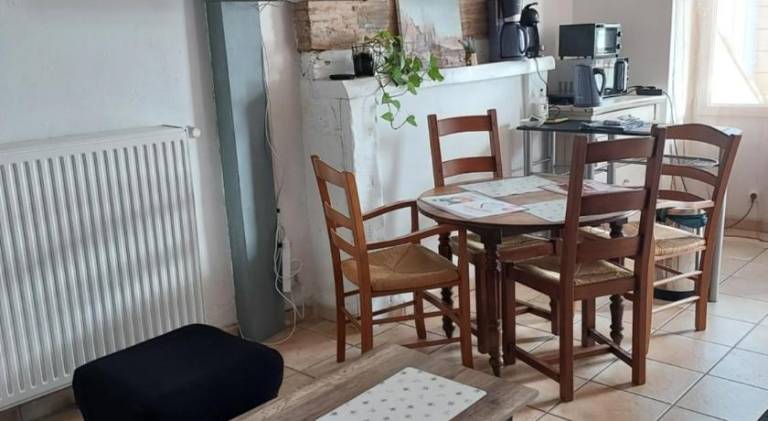 Studio Bellevue 3 rue du bourg a Montastruc 47380 entree independante — photo 3