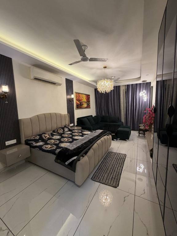 Apartment with yard & pool | Perfect for remote work | Dogs allowed in Haridwar