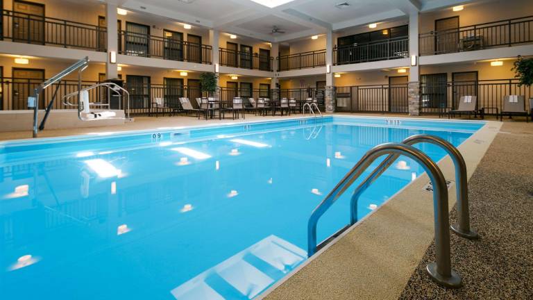 Best Western Harvest Inn & Suites — photo 3