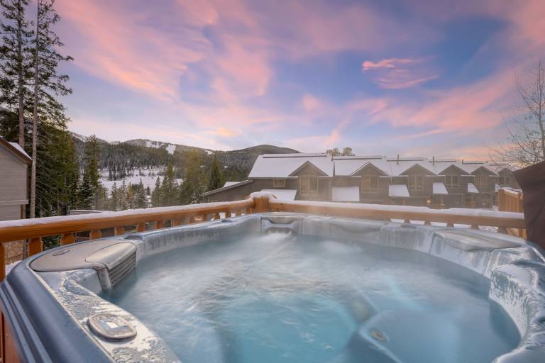 Winter Park Resort Villa 200 I Private Hot Tub I Great Views I Bunk Room I Discounted Attractions in Winter Park, CO