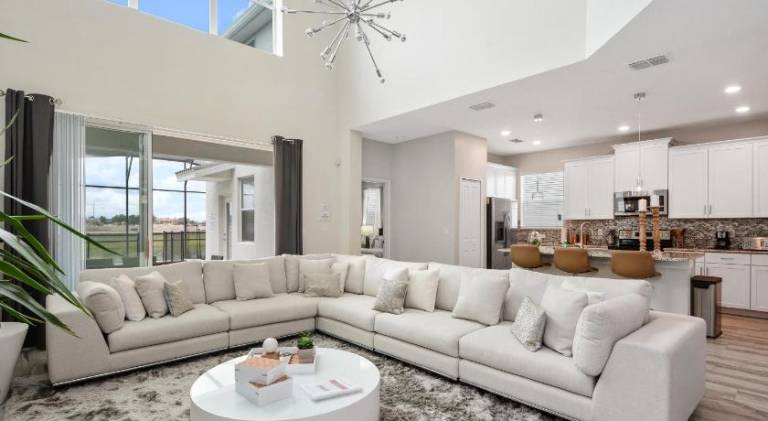Charming house with pool & jacuzzi | Pet-friendly in Kissimmee, FL