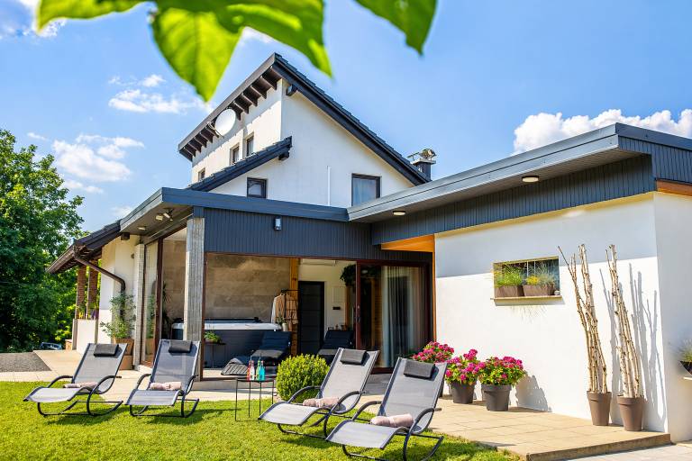 Countryside Home 19