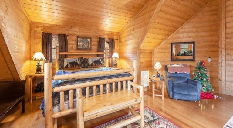 Vacation home with hot tub — photo 2