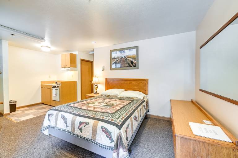 Gateway to the Kenai Peninsula! Mtn-View Apartment — photo 5