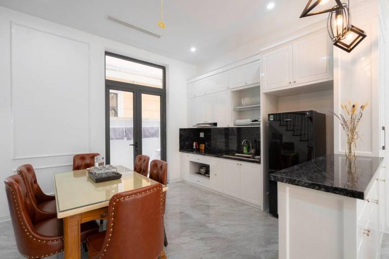 Charming villa with garden, jacuzzi & pool | Water view | Perfect for remote work | Pets are welcome — photo 4
