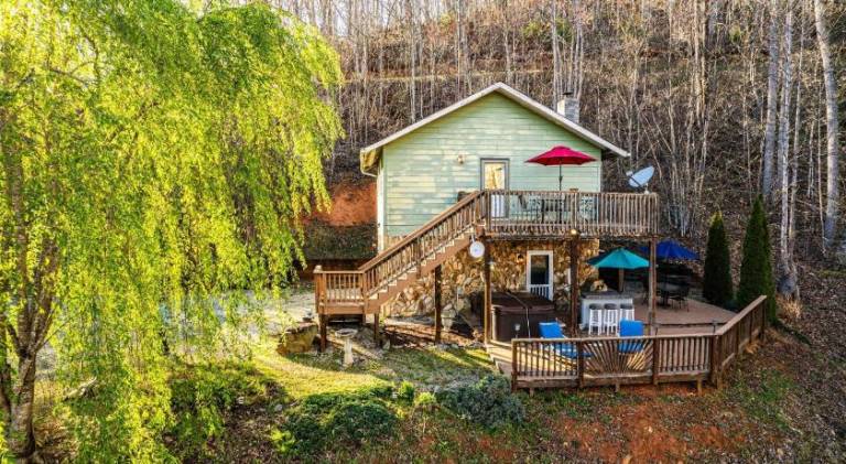 Vacation home with jacuzzi | Pet-friendly — photo 5