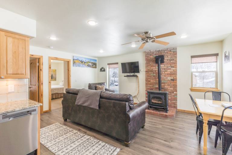 Welcoming Mountain Condo Steps Away from Main Street Balcony — photo 2