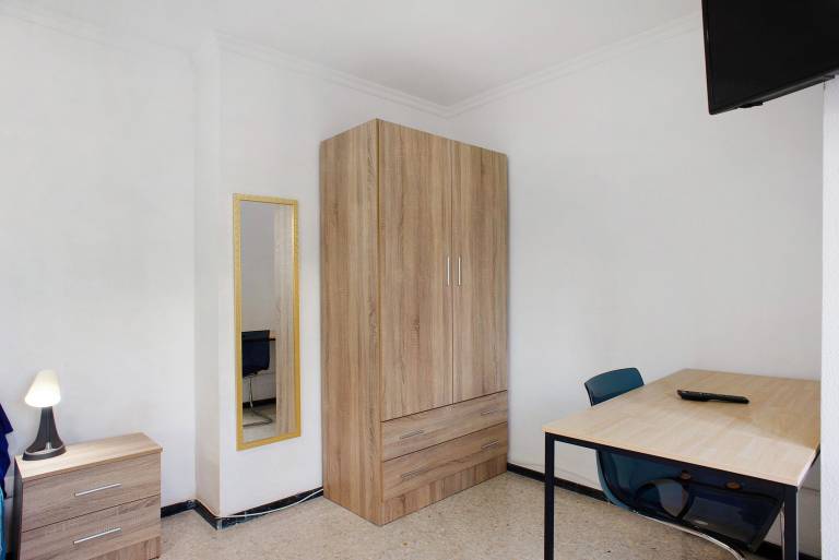 Studio with fast internet | Next to Triana | Mountain view — photo 5