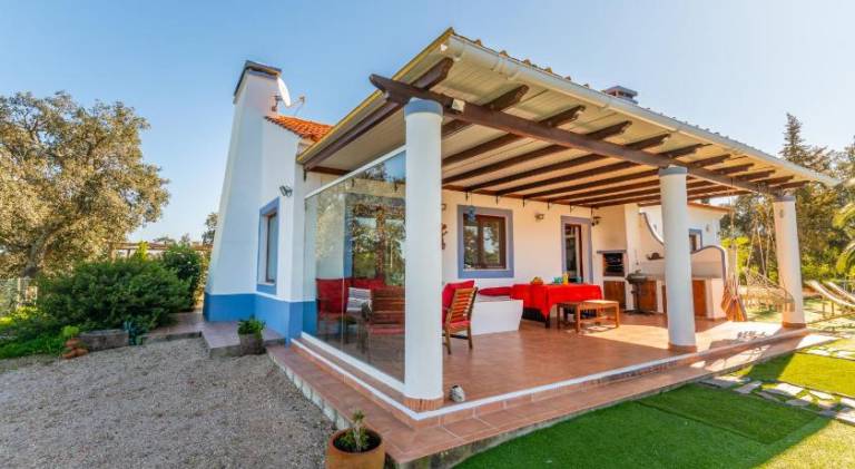 Villa with private pool, patio & BBQ — photo 5