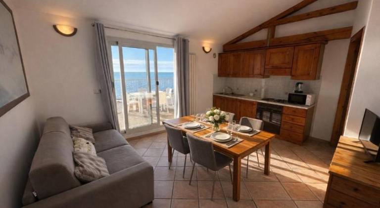 Holiday apartment with terrace — photo 2
