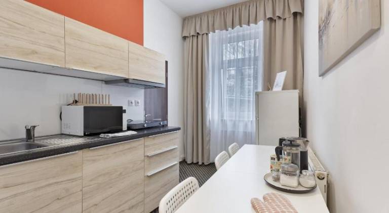 Rental apartment with yard — photo 2