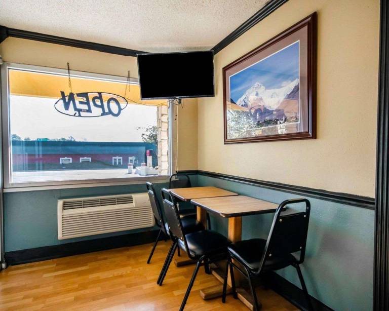 Econo Lodge Erlanger - Cincinnati Airport — photo 2