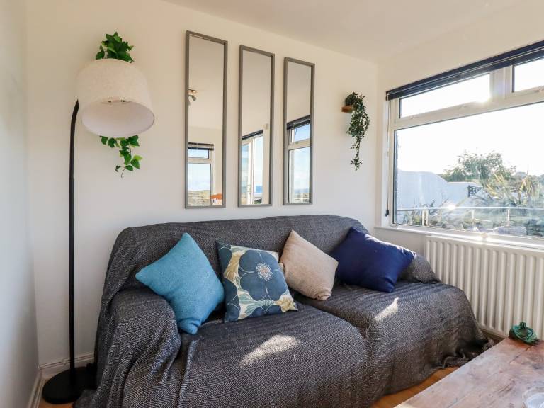 Child-friendly cottage with yard | Beach view | Next to the beach | Pets allowed — photo 3