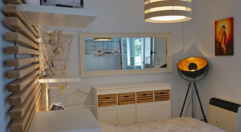 Charming rental apartment with grill, terrace & yard | Next to the beach | Perfect for remote work | Pets allowed — photo 5