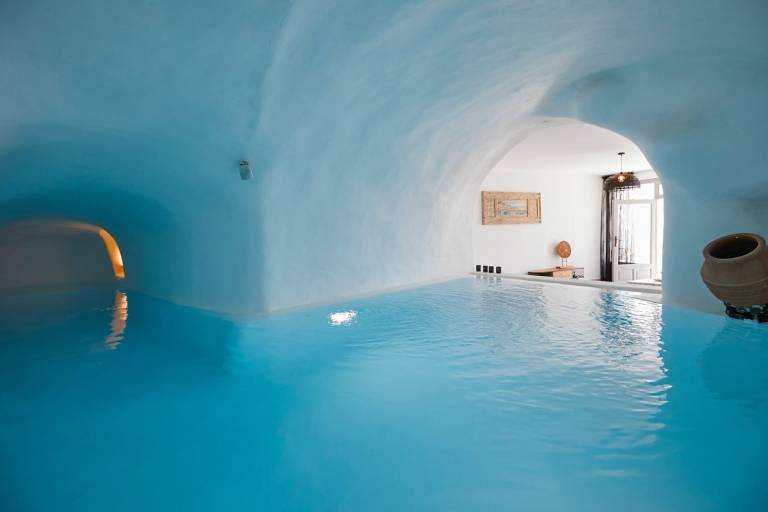 Family-friendly villa with private pool, fast internet & terrace | Water view | Pets allowed — photo 2