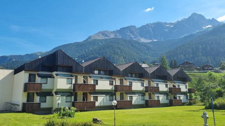 Ferienwohnung mit Hund in Surses, Conters für max. 4 Personen Ferienwohnung mit Hund in Surses, Conters für max. 4 Personen