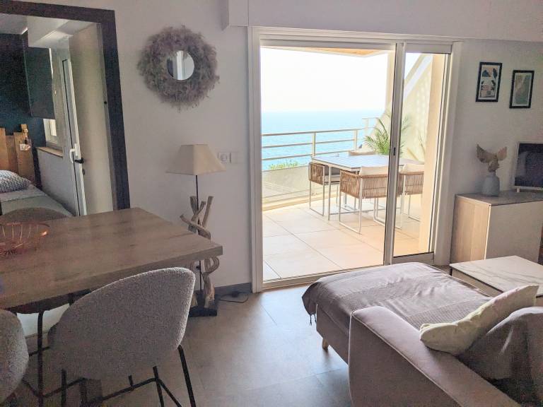 Rental apartment with heated pool & patio | Sea view — photo 3