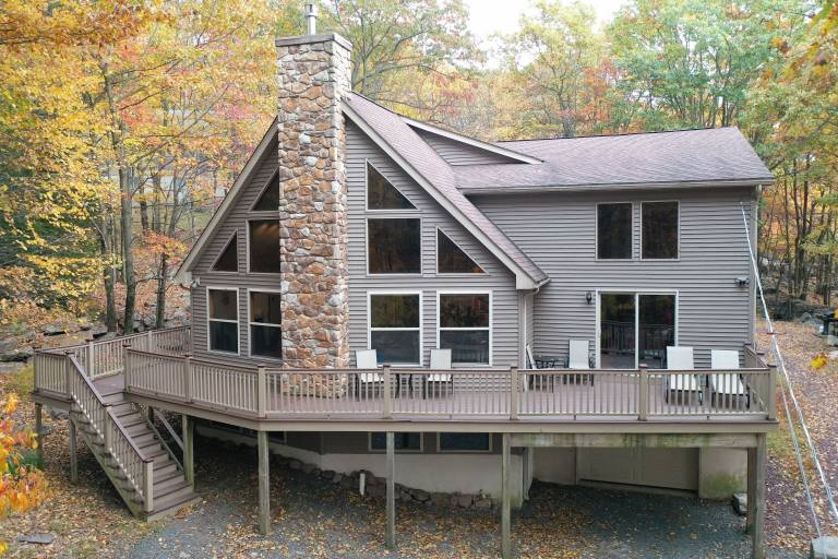 Chalet Lake Harmony