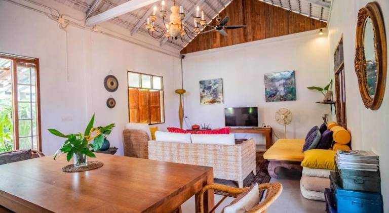 Vacation home with terrace, private pool & yard | Perfect for remote work | Pets are welcome — photo 2