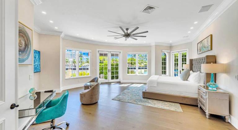 Majestic Waterfront Villa Venice of America Heated Pool Canal View Access Royal Key — photo 3