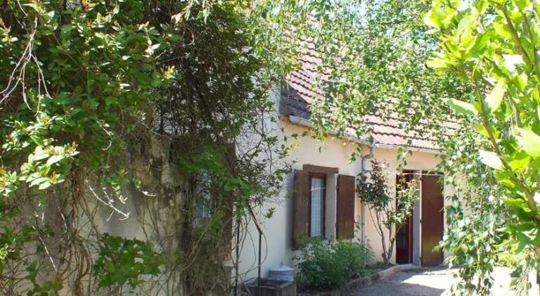 Vacation home with 3 rooms for 5 persons in Nevers