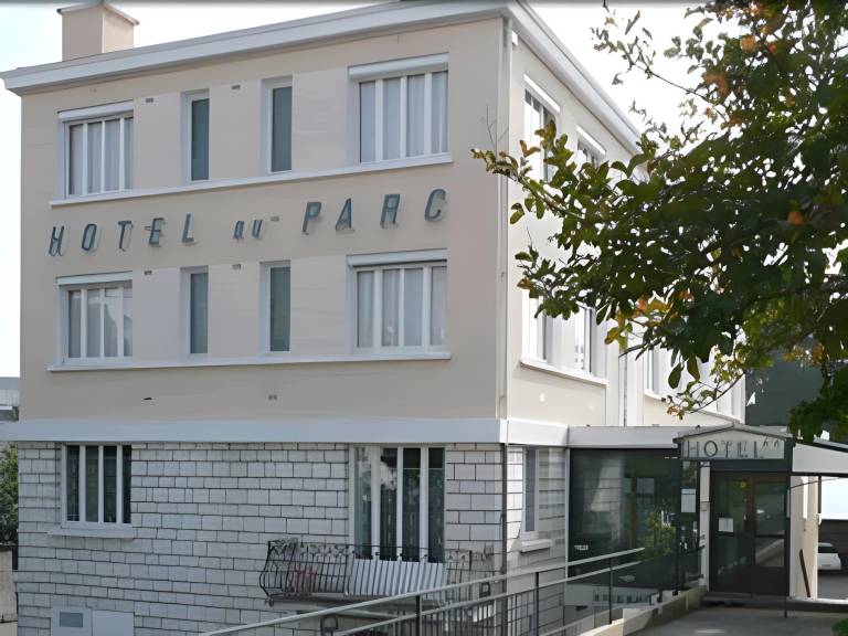 Brit Hotel du Parc Niort Centre-Parking gratuit in Niort