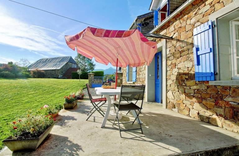 Gite with patio, grill & yard | Dogs allowed — photo 3