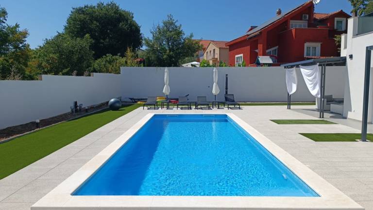 Villa with garden, private pool & barbeque — photo 2