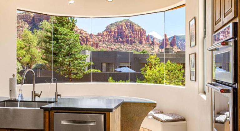 Vacation home with pool | Pets allowed — photo 4