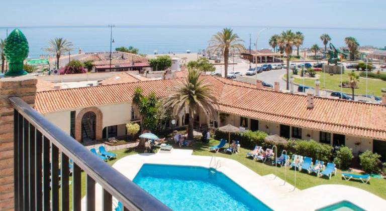 Nice rental apartment with patio, yard & private pool | Next to the beach | Dogs allowed — photo 3