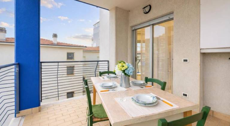 Holiday apartment with 2 rooms for 4 persons in Silvi