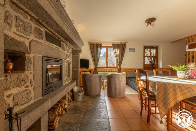 Gite with terrace, BBQ & yard | Pet-friendly — photo 4