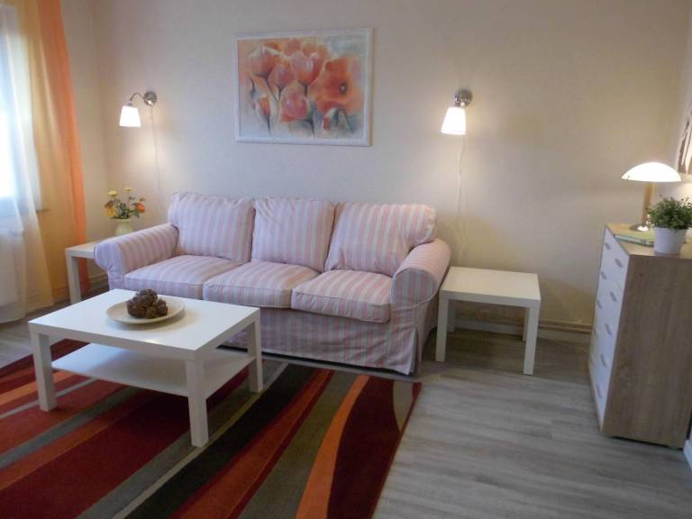 Holiday apartment with barbecue & patio — photo 2