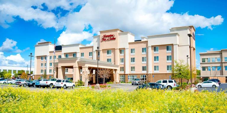 Hampton Inn & Suites Fresno in Fresno, CA