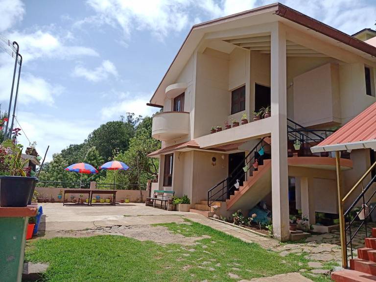 House Kodaikanal Lake
