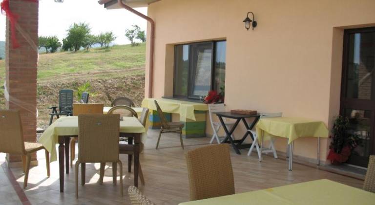 Family-oriented farm with patio, BBQ & yard | Pets are welcome — photo 4