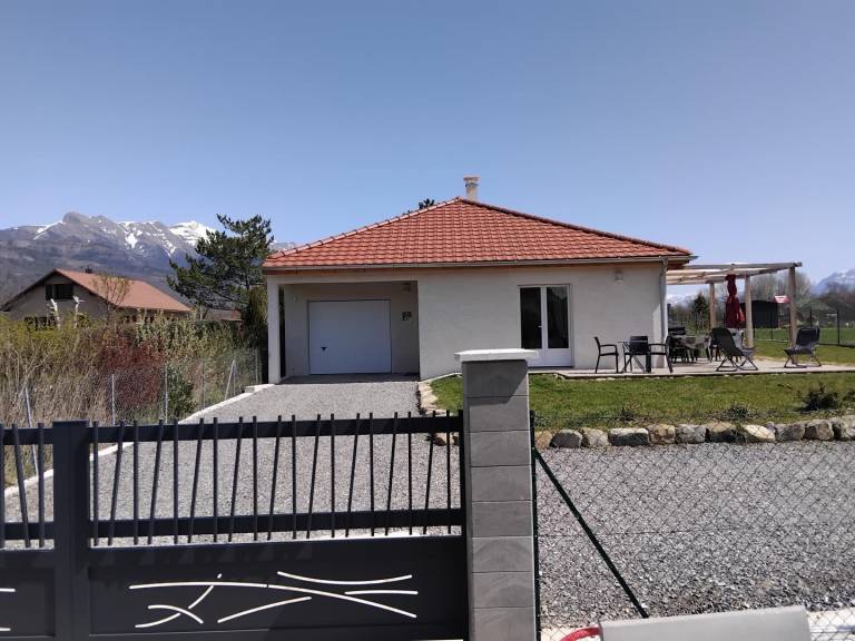 Gite with barbecue, garden & patio — photo 2