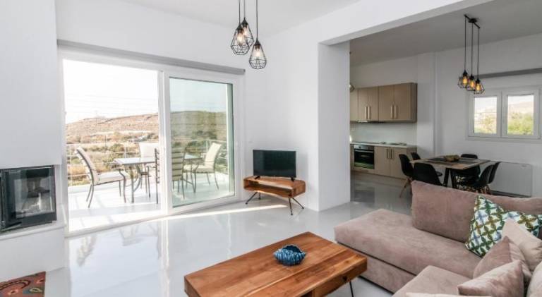 Villa with hot tub, heated pool & terrace | Suitable for remote work | Pets allowed — photo 2
