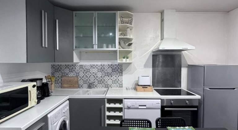 Rental apartment with yard & patio | Pets allowed — photo 4