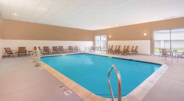 Hampton Inn Terre Haute — photo 4