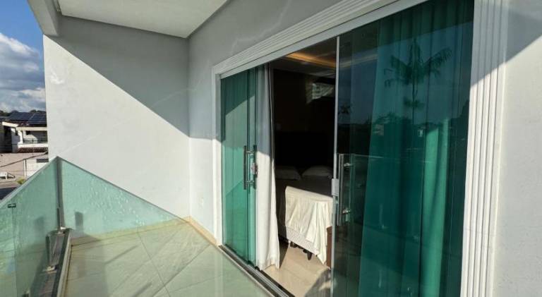 Vacation home with pool — photo 5