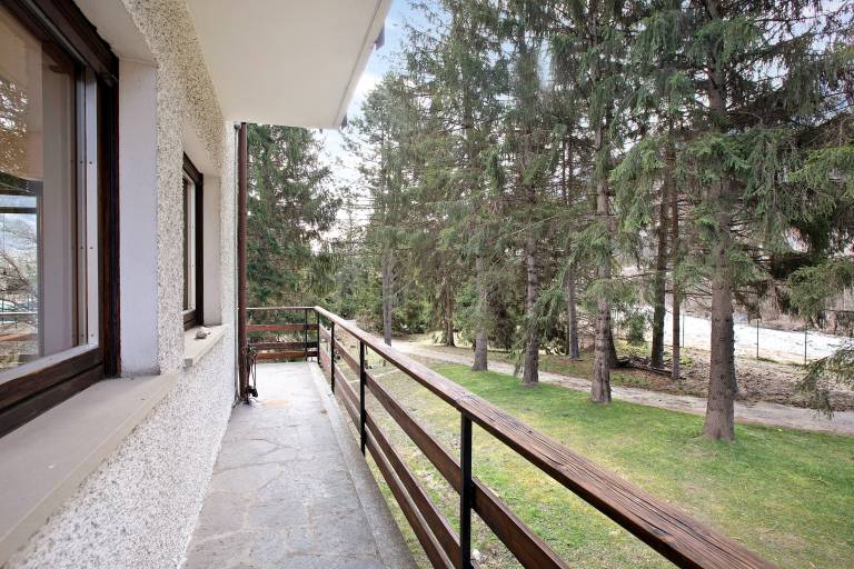 Vacation Home "Maison La Truite" with Mountain View, Private Terrace & 4 Balconies — photo 5