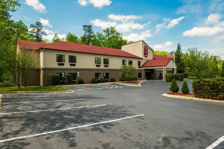 Red Roof Inn Hendersonville in Henderson, NC