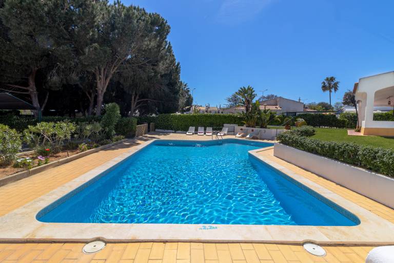 Villa with terrace, private pool & barbecue — photo 5