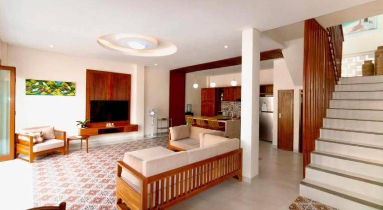 Villa with pool — photo 3