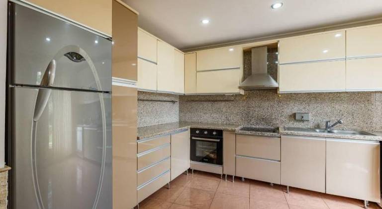 Villa with barbecue, private pool & patio | Suitable for remote work — photo 4