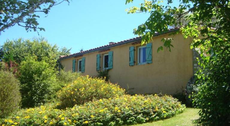 Vacation home with pool, yard & patio in Cahors