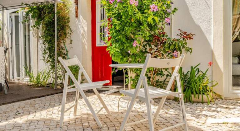 Lisbon Garden Stays, Apt close to Tram 28, Views & Sao Jorge Castle in Lisbon