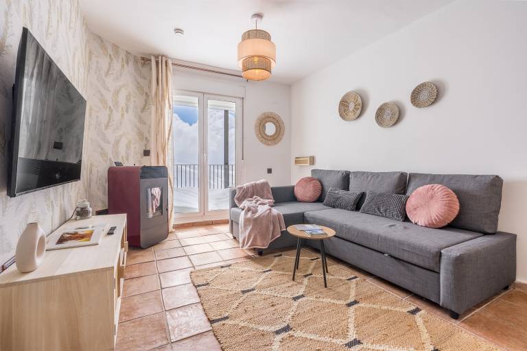 Superior Apartment with Terrace E: Mountain Views, Private Terrace & Wi-Fi in Monachil